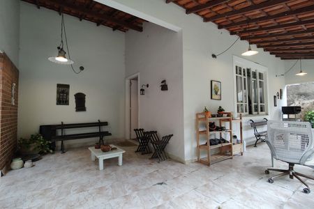 Casa de condomínio à venda com 320m², 3 quartos e sem vagaVaranda