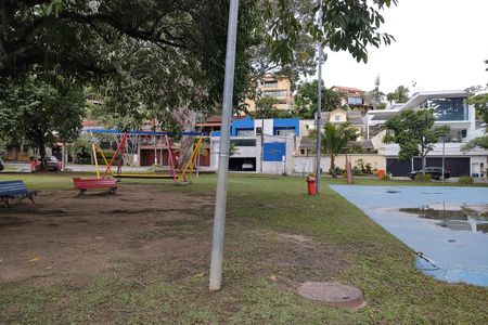 Casa de condomínio à venda com 320m², 3 quartos e sem vagaÁrea comum - Playground
