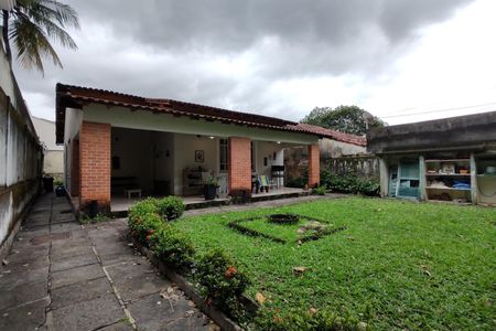 Casa de condomínio à venda com 320m², 3 quartos e sem vagaQuintal e Fachada