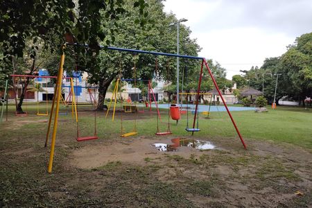 Casa de condomínio à venda com 320m², 3 quartos e sem vagaÁrea comum - Playground