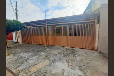 Casa à venda com 120m², 3 quartos e 3 vagasFoto 02