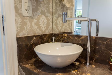 Casa de condomínio à venda com 174m², 3 quartos e 2 vagasLavabo