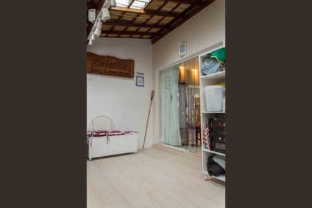 Casa de condomínio à venda com 174m², 3 quartos e 2 vagasÁrea de Serviço