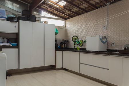 Casa de condomínio à venda com 174m², 3 quartos e 2 vagasÁrea de Serviço