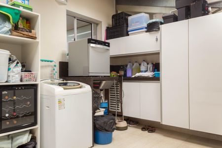 Casa de condomínio à venda com 174m², 3 quartos e 2 vagasÁrea de Serviço