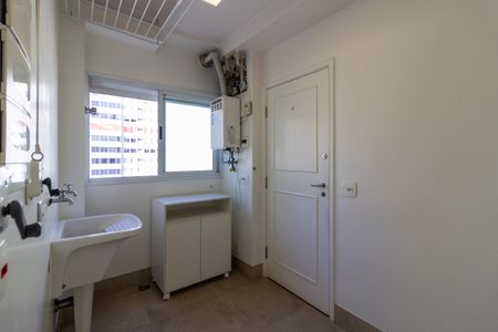 Apartamento à venda com 148m², 2 quartos e 3 vagas Apartamento à venda com 148m², 2 quartos e 3 vagasÁrea de Serviço