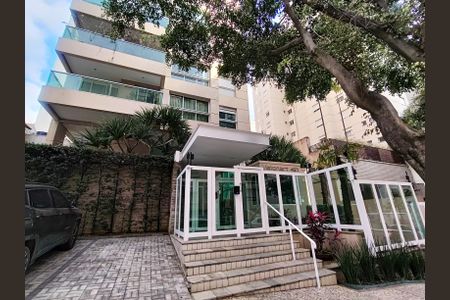 Apartamento à venda com 148m², 2 quartos e 3 vagas Apartamento à venda com 148m², 2 quartos e 3 vagasFachada