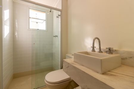 Apartamento à venda com 148m², 2 quartos e 3 vagas Apartamento à venda com 148m², 2 quartos e 3 vagasBanheiro da Suíte 1