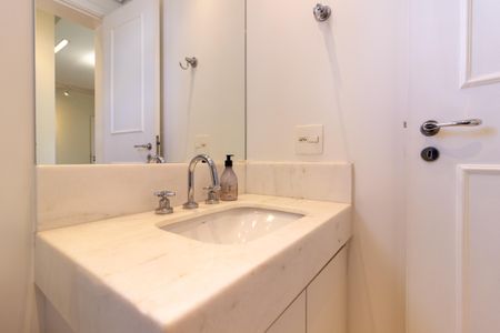 Apartamento à venda com 148m², 2 quartos e 3 vagas Apartamento à venda com 148m², 2 quartos e 3 vagasBanheiro 2 da Suíte 2