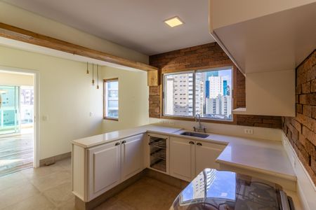 Apartamento à venda com 148m², 2 quartos e 3 vagas Apartamento à venda com 148m², 2 quartos e 3 vagasCozinha