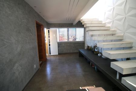 Casa à venda com 250m², 2 quartos e sem vagaHall de entrada 1º e 2º piso