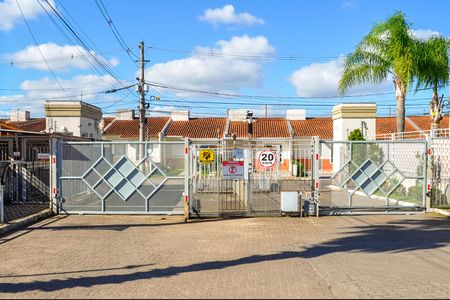 Casa de condomínio à venda com 49m², 2 quartos e 1 vagaFachada  e Portaria