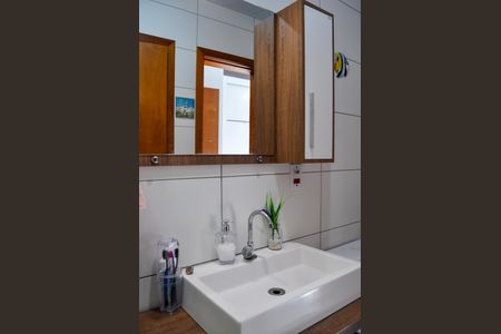 Casa de condomínio à venda com 49m², 2 quartos e 1 vagaBanheiro da Suíte