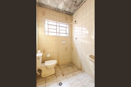 Casa à venda com 175m², 3 quartos e 3 vagasBanheiro 2