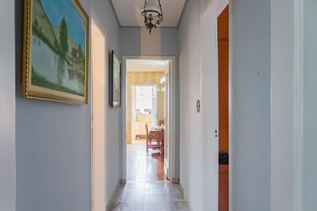 Casa à venda com 200m², 3 quartos e 2 vagasCorredor