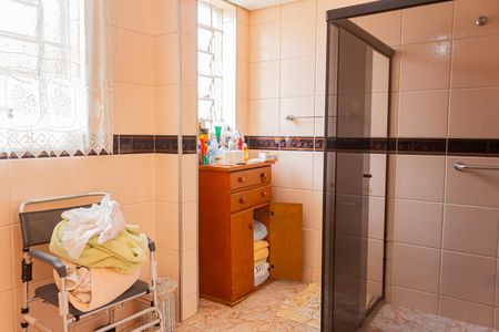 Casa à venda com 200m², 3 quartos e 2 vagasBanheiro