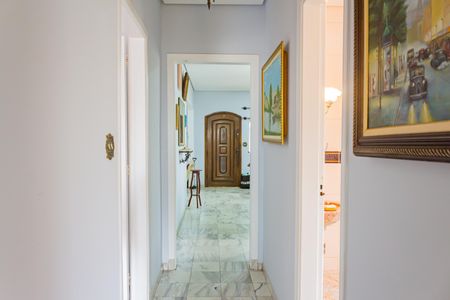 Casa à venda com 200m², 3 quartos e 2 vagasCorredor