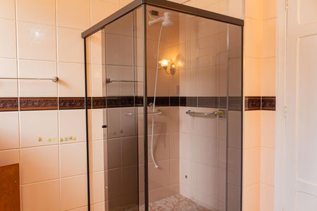 Casa à venda com 200m², 3 quartos e 2 vagasBanheiro