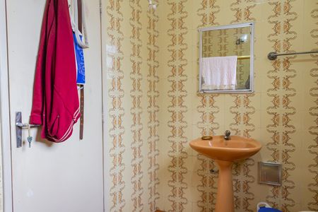 Casa à venda com 200m², 3 quartos e 2 vagasBanheiro da Suíte