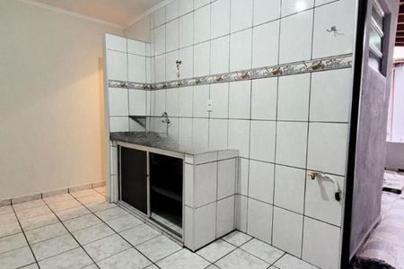 Casa à venda com 98m², 3 quartos e 3 vagasFoto 02