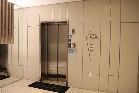 Apartamento à venda com 338m², 4 quartos e 4 vagasÁrea comum