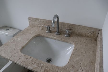 Apartamento à venda com 338m², 4 quartos e 4 vagasBanheiro da Suíte 1