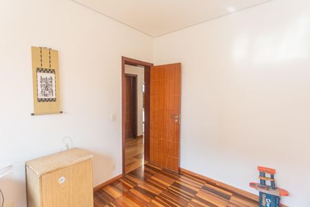 Casa à venda com 192m², 5 quartos e 3 vagas Casa à venda com 192m², 5 quartos e 3 vagasQuarto 1