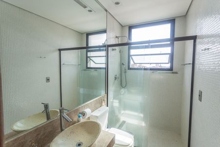 Casa à venda com 192m², 5 quartos e 3 vagas Casa à venda com 192m², 5 quartos e 3 vagasBanheiro da Suíte 1