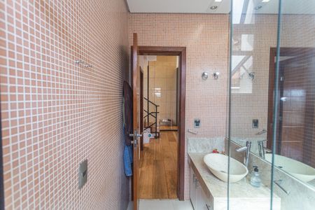 Casa à venda com 192m², 5 quartos e 3 vagas Casa à venda com 192m², 5 quartos e 3 vagasBanheiro Social 1