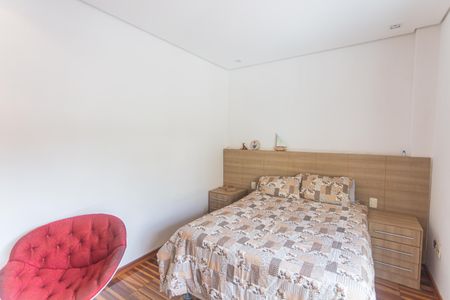 Casa à venda com 192m², 5 quartos e 3 vagas Casa à venda com 192m², 5 quartos e 3 vagasQuarto 2