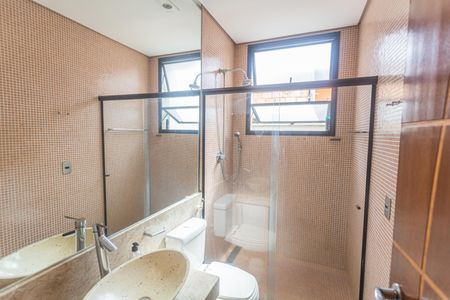 Casa à venda com 192m², 5 quartos e 3 vagas Casa à venda com 192m², 5 quartos e 3 vagasBanheiro Social 1