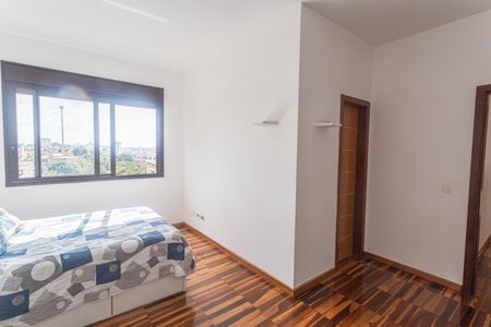 Casa à venda com 192m², 5 quartos e 3 vagas Casa à venda com 192m², 5 quartos e 3 vagasSuíte 2