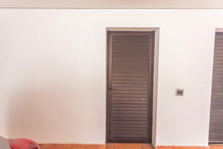 Casa à venda com 192m², 5 quartos e 3 vagas Casa à venda com 192m², 5 quartos e 3 vagasQuarto de Despejo