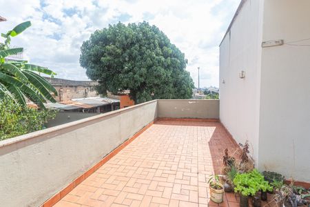 Casa à venda com 192m², 5 quartos e 3 vagas Casa à venda com 192m², 5 quartos e 3 vagasÁrea de Serviço no 2° Pavimento