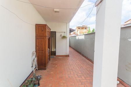 Casa à venda com 192m², 5 quartos e 3 vagas Casa à venda com 192m², 5 quartos e 3 vagasÁrea de Serviço no 2° Pavimento