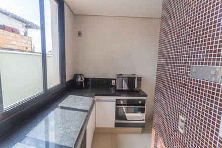 Casa à venda com 192m², 5 quartos e 3 vagas Casa à venda com 192m², 5 quartos e 3 vagasCozinha