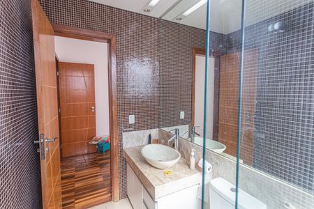 Casa à venda com 192m², 5 quartos e 3 vagas Casa à venda com 192m², 5 quartos e 3 vagasBanheiro da Suíte 2