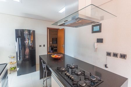 Casa à venda com 192m², 5 quartos e 3 vagas Casa à venda com 192m², 5 quartos e 3 vagasCozinha