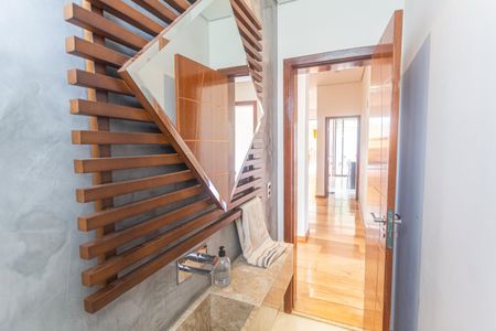 Casa à venda com 192m², 5 quartos e 3 vagas Casa à venda com 192m², 5 quartos e 3 vagasLavabo