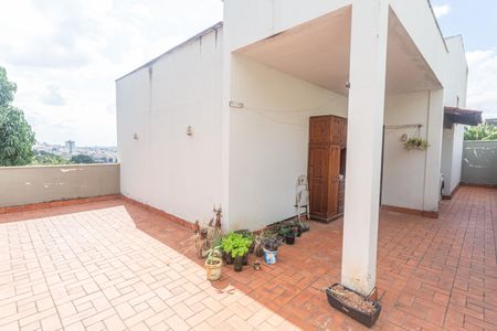 Casa à venda com 192m², 5 quartos e 3 vagas Casa à venda com 192m², 5 quartos e 3 vagasÁrea de Serviço no 2° Pavimento