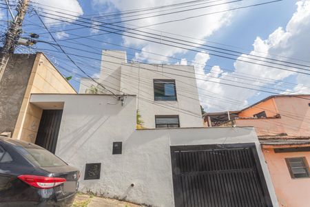 Casa à venda com 192m², 5 quartos e 3 vagas Casa à venda com 192m², 5 quartos e 3 vagasFachada