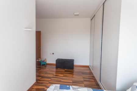 Casa à venda com 192m², 5 quartos e 3 vagas Casa à venda com 192m², 5 quartos e 3 vagasSuíte 2