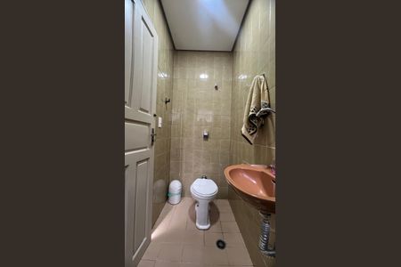 Casa à venda com 110m², 2 quartos e 2 vagasBanheiro 2