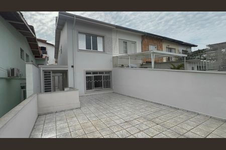 Casa à venda com 110m², 2 quartos e 2 vagasTerraço
