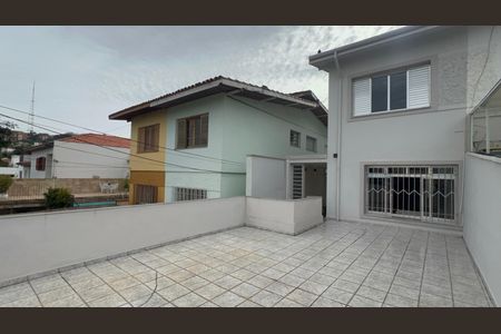 Casa à venda com 110m², 2 quartos e 2 vagasTerraço