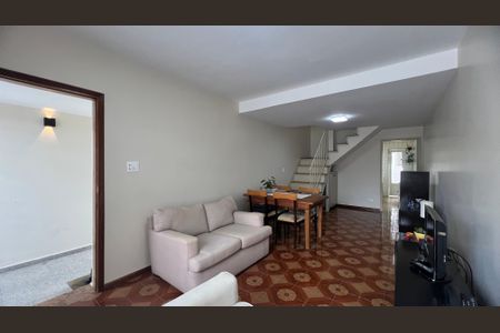 Casa à venda com 110m², 2 quartos e 2 vagasSala