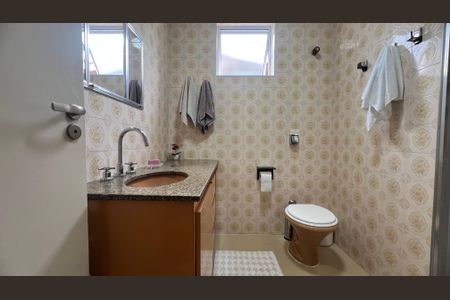 Casa à venda com 110m², 2 quartos e 2 vagasBanheiro