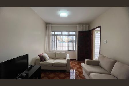 Casa à venda com 110m², 2 quartos e 2 vagasSala