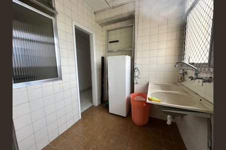 Apartamento à venda com 123m², 3 quartos e 2 vagas Apartamento à venda com 123m², 3 quartos e 2 vagasÁrea de Serviço
