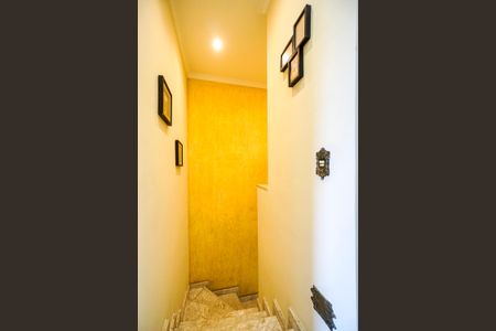 Casa de condomínio à venda com 115m², 2 quartos e 2 vagasHall da escada